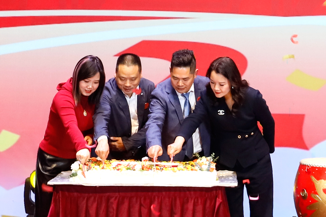 安快肖董夫妻、陳總夫妻合影留念