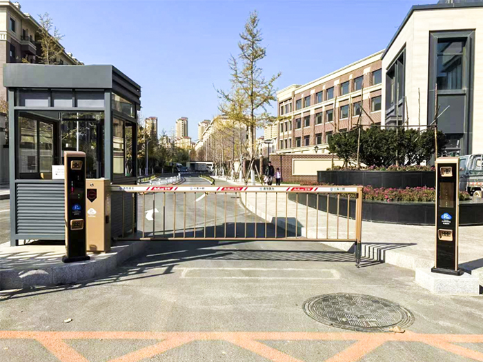 某小區(qū)采用 “安快” 車牌識別系統(tǒng)