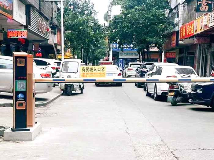 某村街道采用 “安快” 車(chē)牌識(shí)別系統(tǒng)